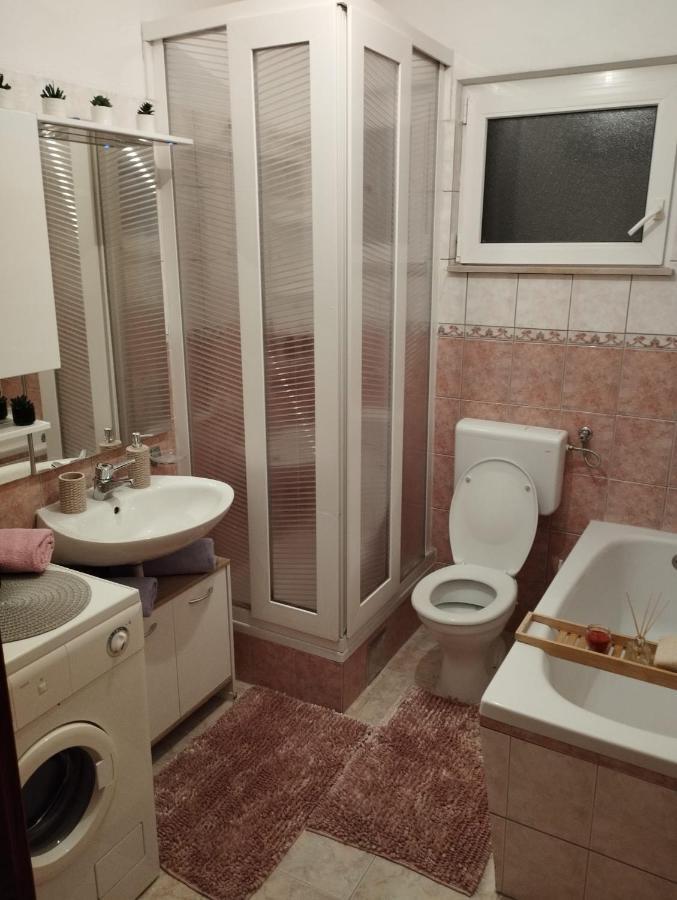 Apartmani Bilic Dugi Rat Exterior photo